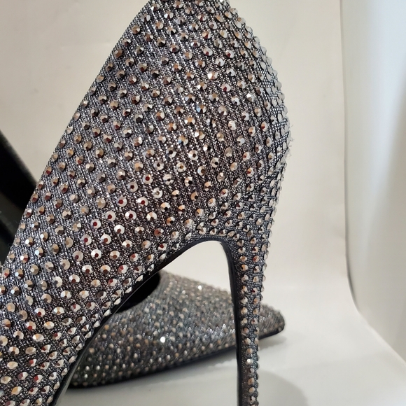 Steve Madden Glittering Silver Heels - Picture 12 of 13